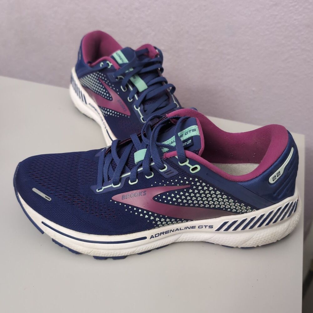 Brooks Adrenaline GTS 22 Shoes Womens Size 10 B Purple Brook